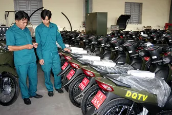 Cấp 206 xe mô tô cho 103 ban chỉ huy quân sự cấp xã