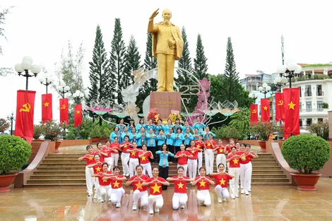 Rực rỡ màu cờ mừng 80 năm Độc lập