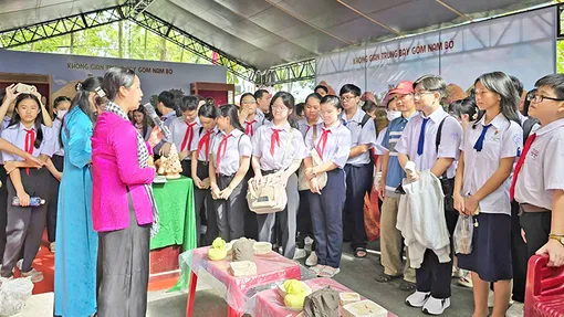 “Hoa của đất”