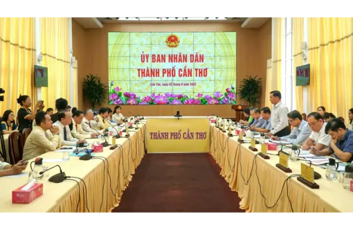 Tập trung tháo gỡ khó khăn, đưa Trường Đại học Nam Cần Thơ phát triển