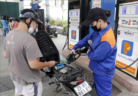 Giá xăng và dầu tiếp tục tăng từ chiều 4/9