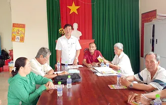 Cầu nối giữa chính quyền với nhân dân