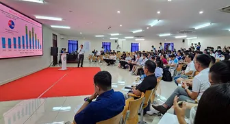 Giao lưu với sinh viên khối ngành Y tế về sức khỏe và HIV/AIDS