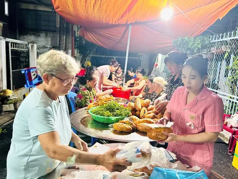 Ấm tình người mùa Vu Lan