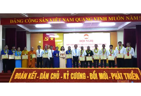 Khơi dậy tinh thần đoàn kết, phát huy sức mạnh nhân dân