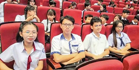 Sinh viên đam mê nghiên cứu khoa học và sáng tạo