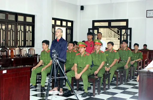 Chỉ một cái nhìn mà dẫn đến án mạng