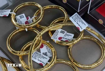 Thủ tướng yêu cầu báo cáo tình hình thị trường tiền tệ, vàng, chứng khoán