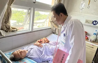 “Chiến sĩ áo trắng” thi đua bảo vệ sức khỏe nhân dân