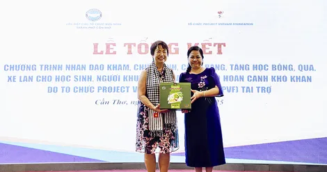 Hỗ trợ 48.000USD cho học sinh, người dân có hoàn cảnh khó khăn