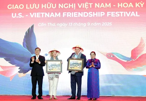 Đặc sắc Chương trình Giao lưu hữu nghị Việt Nam - Hoa Kỳ tại TP Cần Thơ