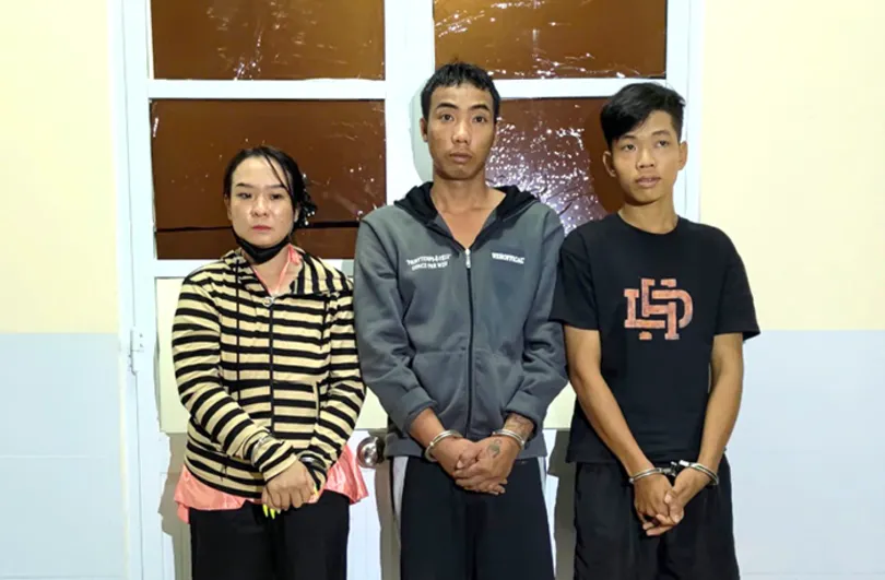 Bắt quả tang 3 đối tượng có hành vi tàng trữ và tổ chức sử dụng trái phép chất ma túy