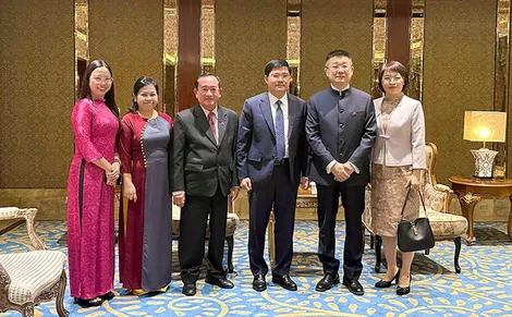 Lãnh đạo TP Cần Thơ thăm và làm việc với Tổng lãnh sự Trung Quốc tại TP Hồ Chí Minh