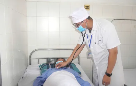 Thực hiện thành công kỹ thuật Hybrid ECMO cứu sống bệnh nhân viêm phổi suy hô hấp tiến triển -  sốc nhiễm trùng