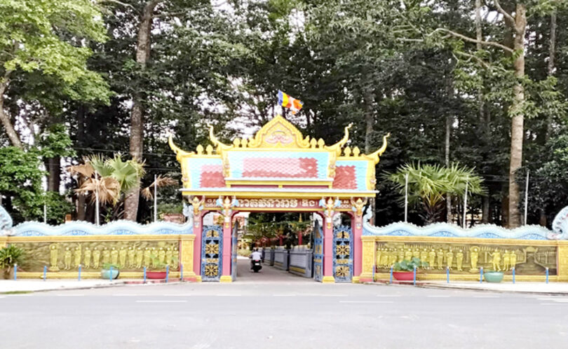 ទស្សនា​រមណីយ​ដ្ឋាន​វត្ត​ខ្ទឹង​