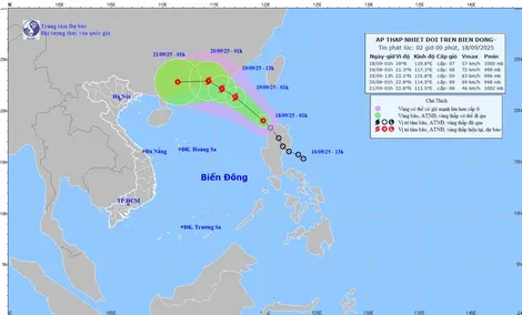 Áp thấp nhiệt đới vào Biển Đông, có khả năng mạnh lên thành bão