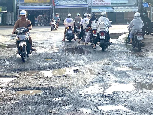 Đoạn đường xuống cấp cần sớm được sửa chữa
