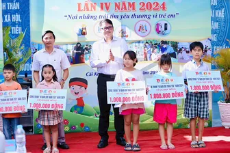 Phương Tấn Đạt  - hăng say tình nguyện