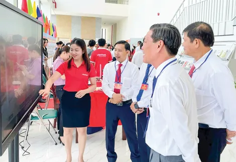 Quyết liệt chuyển đổi số phục vụ phát triển kinh tế - xã hội