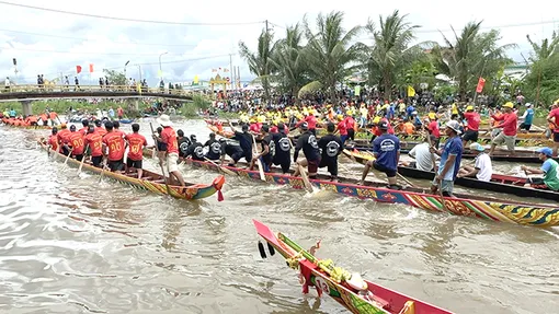 Sôi nổi Giải đua ghe ngo mini mừng Lễ Sene Dolta năm 2025