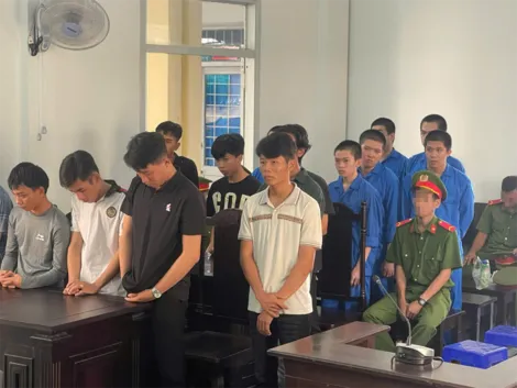 “Cố ý gây thương tích” và “Gây rối trật tự công cộng”, 27 bị cáo lãnh án tù