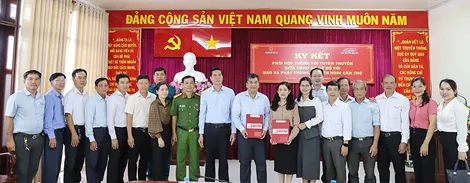 UBND xã Cờ Đỏ ký kết ghi nhớ phối hợp thông tin tuyên truyền với Báo và Phát thanh, Truyền hình Cần Thơ