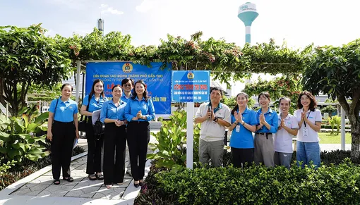 Gắn biển công trình thi đua chào mừng Đại hội đại biểu Đảng bộ TP Cần Thơ nhiệm kỳ 2025-2030