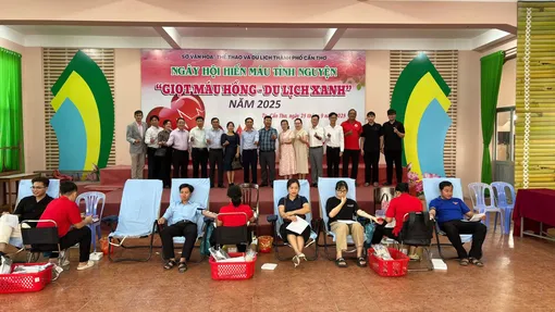 Hưởng ứng Ngày Du lịch thế giới, 45 người tham gia hiến máu