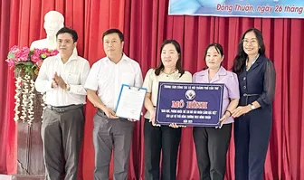 Ra mắt Câu lạc bộ Tuổi hồng Trường THCS Đông Thuận