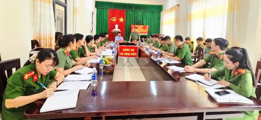 Lãnh đạo Công an TP Cần Thơ thăm, làm việc với Công an xã Vĩnh Viễn