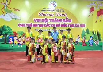 “Vui hội trăng rằm” với trẻ em tại các cơ sở bảo trợ xã hội