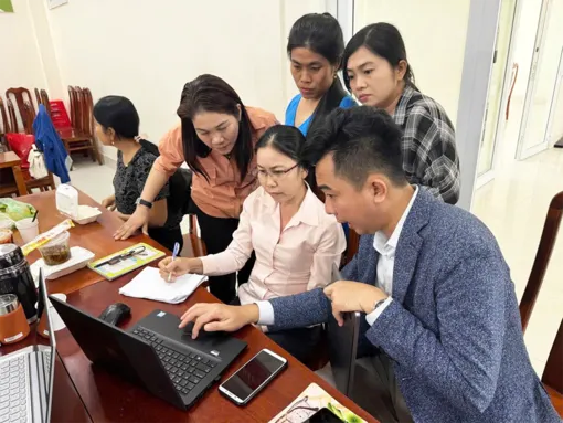 Hỗ trợ phụ nữ ứng dụng trí tuệ nhân tạo trong phát triển kinh doanh