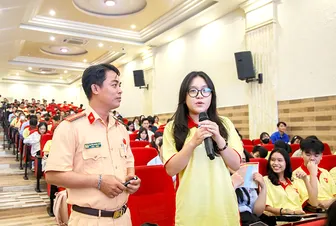 Tuyên truyền nâng cao ý thức chấp hành pháp luật về giao thông trong học sinh, sinh viên
