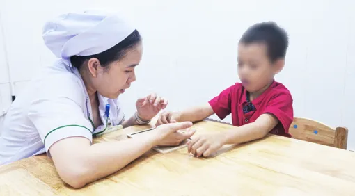 Đồng hành cùng trẻ tự kỷ qua phòng khám chuyên biệt