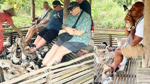Độc lạ sản phẩm du lịch từ những vật nuôi miệt vườn sông nước