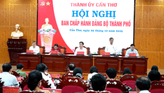 គណៈ​កម្មា​ធិការ​បក្ស​ទី​ក្រុង​កឹង​ធើ ឧទ្ទេស​នាម​លោក ទ្រឿង​កាញ់​តៀង ដើម្បី​បោះ​ឆ្នោតជ្រើស​តែង​តាំង​ជា​ប្រ​ធាន​គណៈ​កម្មា​ធិការ​ប្រ​ជា​ជន​ទី​ក្រុង