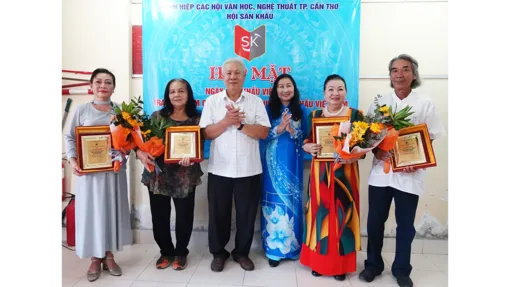 Nhiều hoạt động kỷ niệm Ngày Sân khấu Việt Nam - Giỗ Tổ Sân khấu Nhiều hoạt động kỷ niệm Ngày Sân khấu Việt Nam - Giỗ Tổ Sân khấu