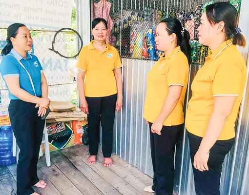 Chăm lo, hỗ trợ phụ nữ thoát nghèo
