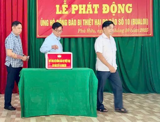 Xã Phú Hữu đóng góp 51,2 triệu đồng ủng hộ đồng bào bị thiệt hại do bão số 10