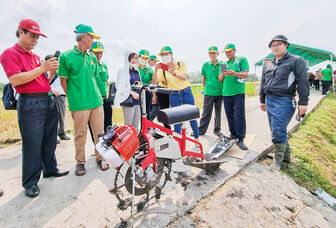 កសាង​កង​ជួរ​កសិ​ករ​ជំ​នាញ