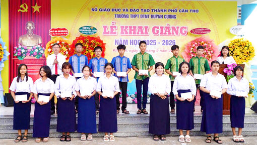 វិទ្យា​ល័យ​ជន​ជាតិ​អន្តេវា​សិក​ហ្វិញ​កឿង - ឆ្នាំ​សិក្សា​ថ្មី ការ​ប្តេជ្ញា​ចិត្ត​ថ្មី
