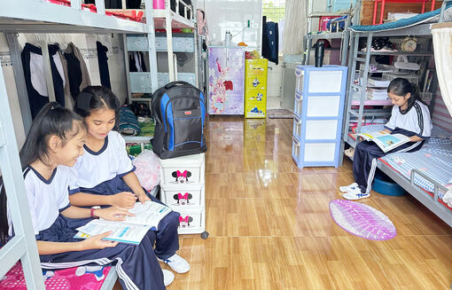 ក្តីរីករាយពេលសាលាសម្រេចបទដ្ឋានជាតិ ក្តីរីករាយពេលសាលាសម្រេចបទដ្ឋានជាតិ