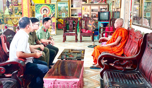 ពង្រីក​តួនា​ទី​អ្នក​មាន​ប្រិយ​ភាព​ក្នុង​ការ​រក្សា​សន្តិ​សុខ​សណ្តាប់​ធ្នាប់​