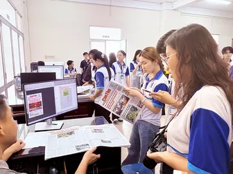 Sinh viên ngành Báo chí Đại học Cần Thơ tham quan thực tế tại Báo và Phát thanh, Truyền hình Cần Thơ