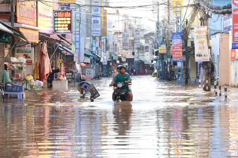 Cần Thơ: Triều cường vượt báo động III, gây ngập úng đô thị