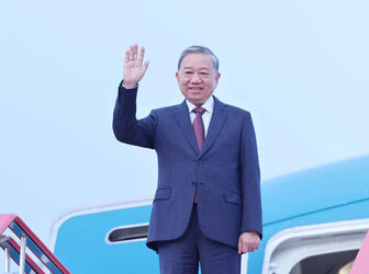 Party leader sets foot in Pyongyang for state visit to DPRK