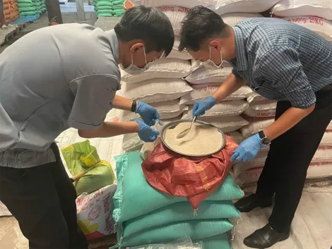 Xử phạt doanh nghiệp tự ý mua gạo Ấn Độ để giả mạo gạo “Một buội đỏ Hồng Dân”