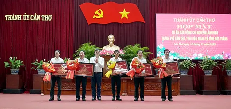 Họp mặt tri ân nguyên lãnh đạo TP Cần Thơ, tỉnh Sóc Trăng và tỉnh Hậu Giang (cũ)