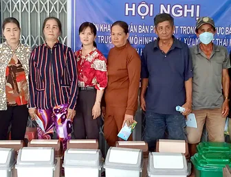 Tuyên truyền phân loại rác tại nguồn cho hội viên phụ nữ