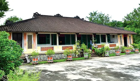 Giá trị nghệ thuật của "nhà trăm cột"